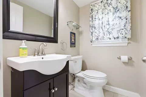 Bath - 443 Summer Ave, Reading, MA 01867 photo 1 of 4