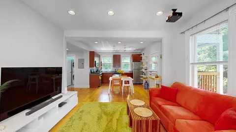 33 Plainfield #2, Jamaica Plain, MA 02130