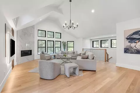47 Rolling Ln, Needham, MA 02492 photo 12