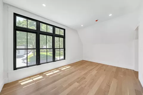 47 Rolling Ln, Needham, MA 02492 photo 17