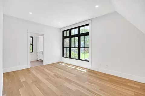 47 Rolling Ln, Needham, MA 02492 photo 16