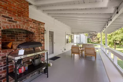 Exterior - 339 Boston Rd, Sutton, MA 01590 photo 6 of 9