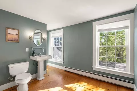 Bath - 339 Boston Rd, Sutton, MA 01590 photo 3 of 3