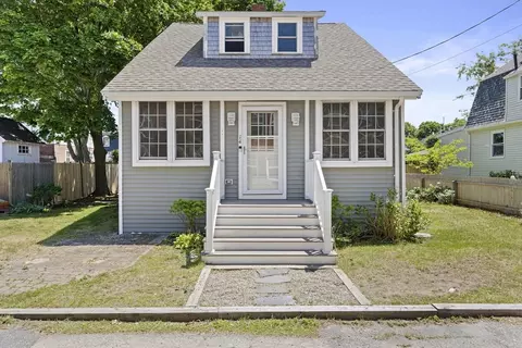 14 L St, Hull, MA 02045