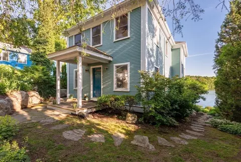 Exterior - 31 Dennison St, Gloucester, MA 01930 photo 4 of 5