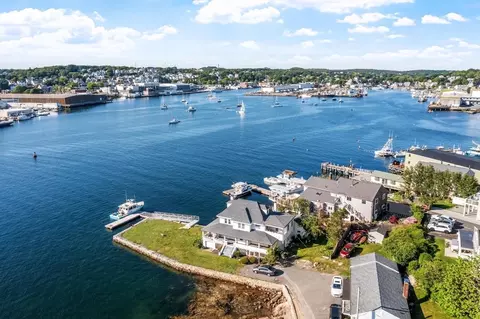 7 Sumac Ln, Gloucester, MA 01930