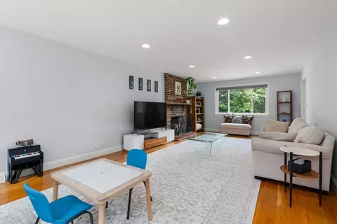 5 Patrick Cir, Stoneham, MA 02180 photo 9