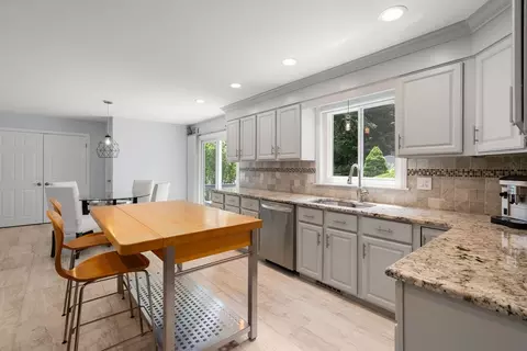 5 Patrick Cir, Stoneham, MA 02180 photo 11