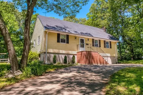 77 Leonard St, Dedham, MA 02026