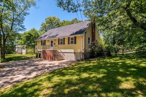 Exterior - 77 Leonard St, Dedham, MA 02026 photo 2 of 9