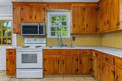 Kitchen - 77 Leonard St, Dedham, MA 02026 photo 2 of 3