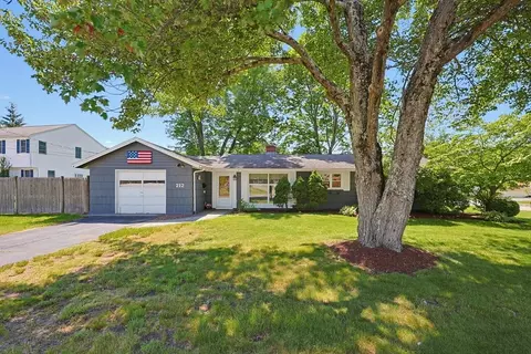 212 Beacon St, Framingham, MA 01701