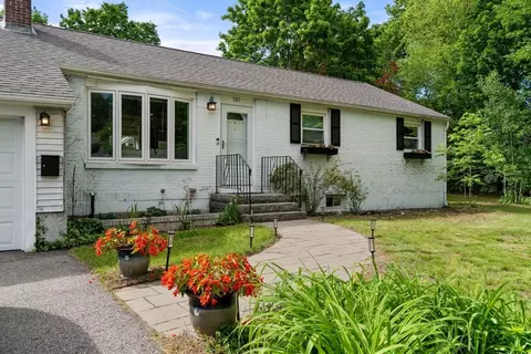 987 Pleasant St, Framingham, MA 01701