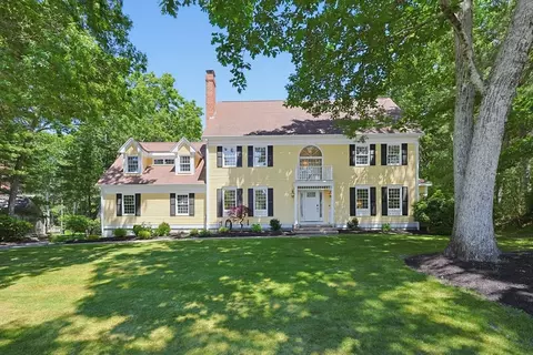 8 Turner Hill Rd, Medfield, MA 02052