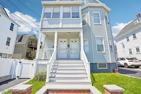 29 Harvey St, Everett, MA 02149 photo 4