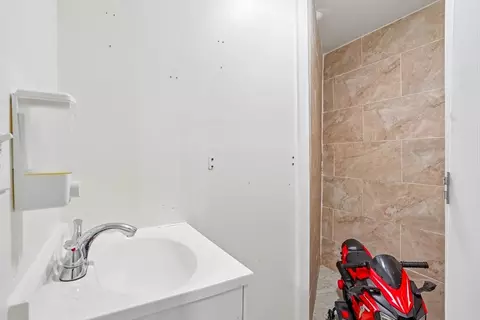 29 Harvey St, Everett, MA 02149 photo 20
