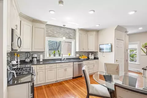 29 Harvey St, Everett, MA 02149 photo 17
