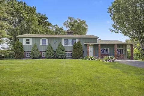 92 Alvord St, South Hadley, MA 01075