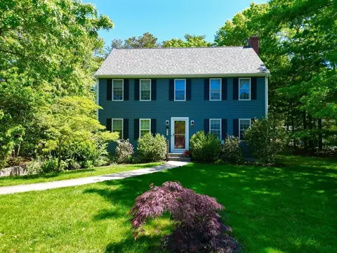 105 Shallow Pond Ln, Plymouth, MA 02360