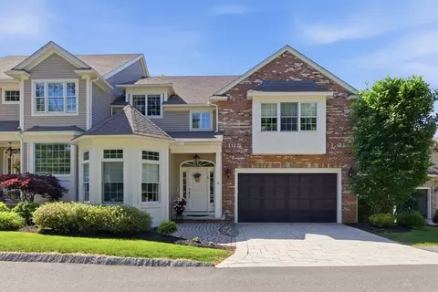 527 Salem St #3, Lynnfield, MA 01940