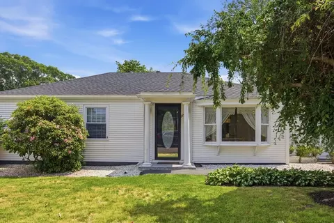 22 Priscilla Cir, Weymouth, MA 02188