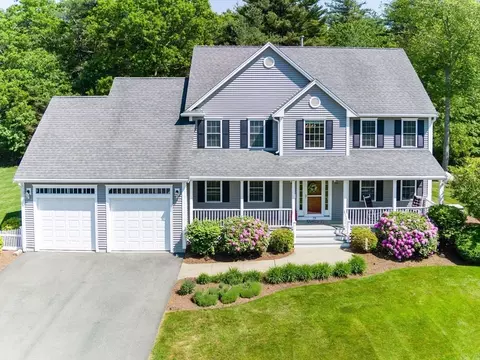 79 Foxwood Ln, Raynham, MA 02767