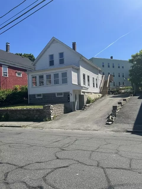 22 Barker St, Methuen, MA 01844