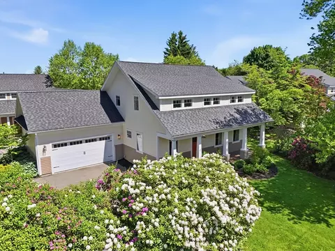 60 Hanover St #A, Newbury, MA 01951