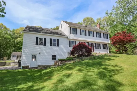 13 Deerfield Dr, Pepperell, MA 01463
