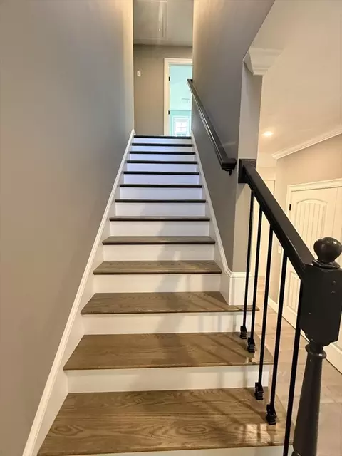 Entry Way - 24 Cooper Rd, Webster, MA 01570 photo 7 of 10