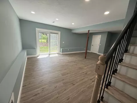 Living - 24 Cooper Rd, Webster, MA 01570 photo 2 of 4