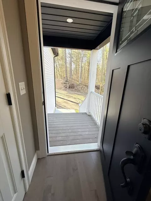 Entry Way - 24 Cooper Rd, Webster, MA 01570 photo 2 of 10