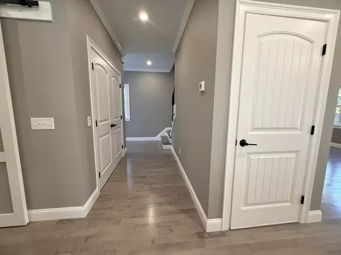 Entry Way - 24 Cooper Rd, Webster, MA 01570 photo 5 of 10