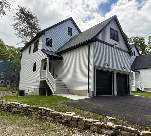 24 Cooper Rd, Webster, MA 01570
