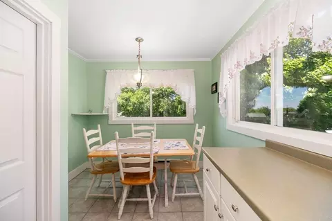 Dining - 18 Traverse St, Gloucester, MA 01930 photo 2 of 2