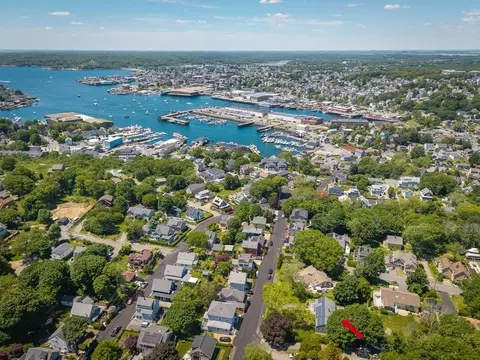 View/Area - 18 Traverse St, Gloucester, MA 01930 photo 2 of 10