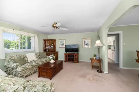 Living - 18 Traverse St, Gloucester, MA 01930 photo 1 of 2