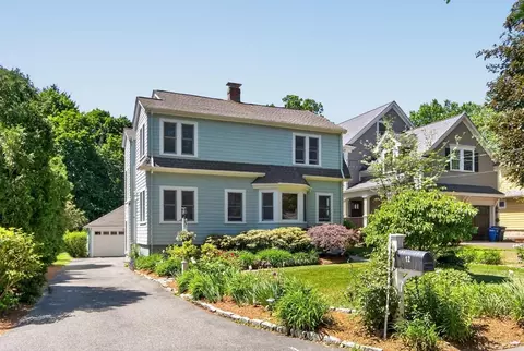 12 Middle St, Lexington, MA 02421