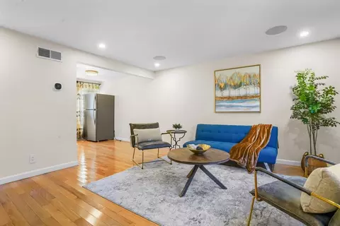 56 Roberts Dr #56, Bedford, MA 01730