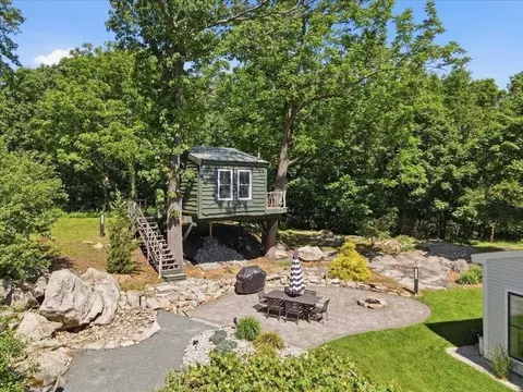 Exterior - 108 Kilby St, Hingham, MA 02043 photo 6 of 13