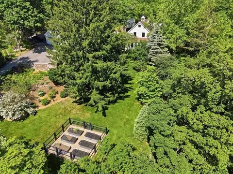 Exterior - 108 Kilby St, Hingham, MA 02043 photo 13 of 13