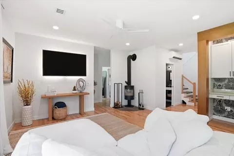 Living - 108 Kilby St, Hingham, MA 02043 photo 1 of 2