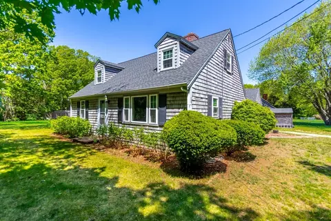 3 Yacht Club Rd, Centerville, MA 02632