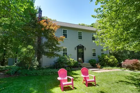 11 Chickadee Dr, Norfolk, MA 02056