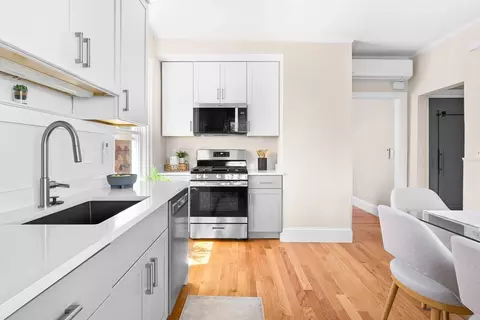 111 Eutaw St #3, Boston, MA 02128