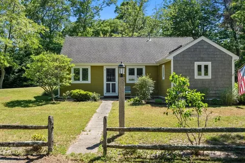 66 Indian Trl, Dennis, MA 02639