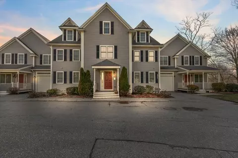 10 Cunningham Ln #204, Billerica, MA 01821