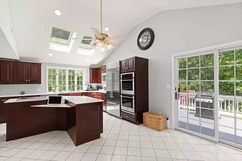 Kitchen - 4 Pentucket Ln, Danvers, MA 01923 photo 1 of 5