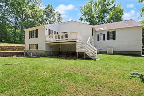 Exterior - 4 Pentucket Ln, Danvers, MA 01923 photo 5 of 8