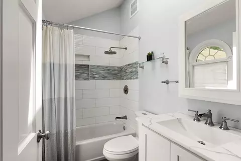Bath - 4 Pentucket Ln, Danvers, MA 01923 photo 1 of 2